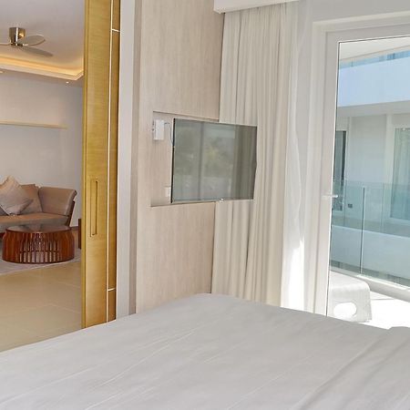 Aqua Boracay Ξενοδοχείο Balabag  Δωμάτιο φωτογραφία A bedroom at the hotel