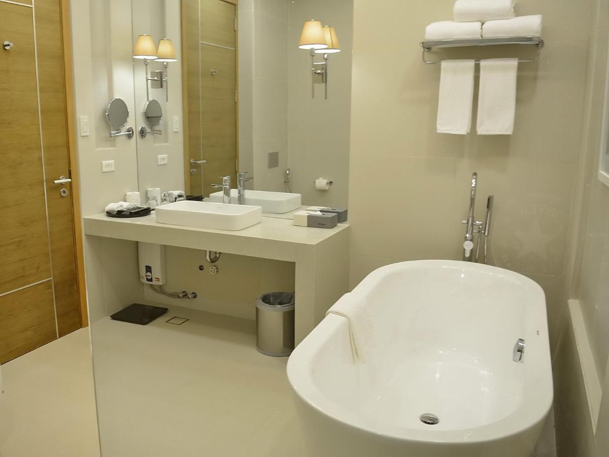Aqua Boracay Ξενοδοχείο Balabag  Εξωτερικό φωτογραφία Bathroom