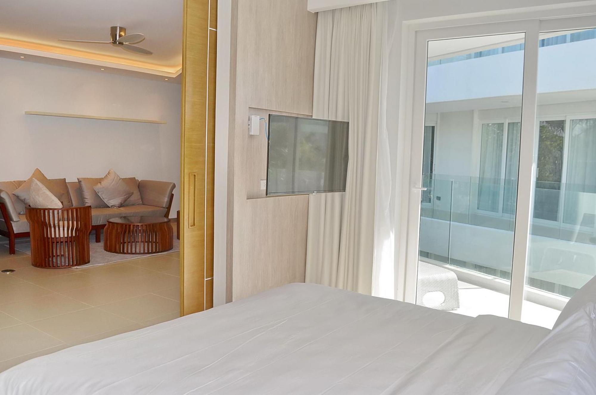 Aqua Boracay Ξενοδοχείο Balabag  Δωμάτιο φωτογραφία A bedroom at the hotel