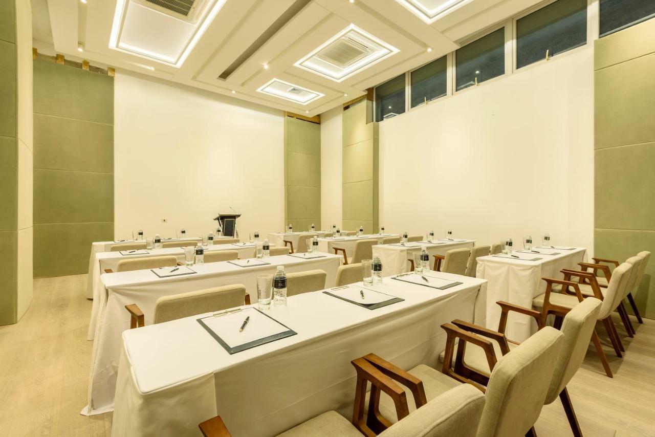 Aqua Boracay Ξενοδοχείο Balabag  Εξωτερικό φωτογραφία Meeting room at the hotel